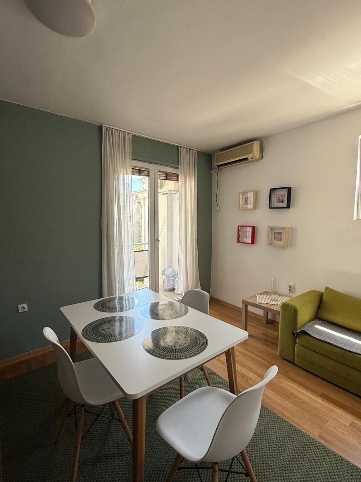 Cosy Apartment In The Heart Of Skopje Esterno foto