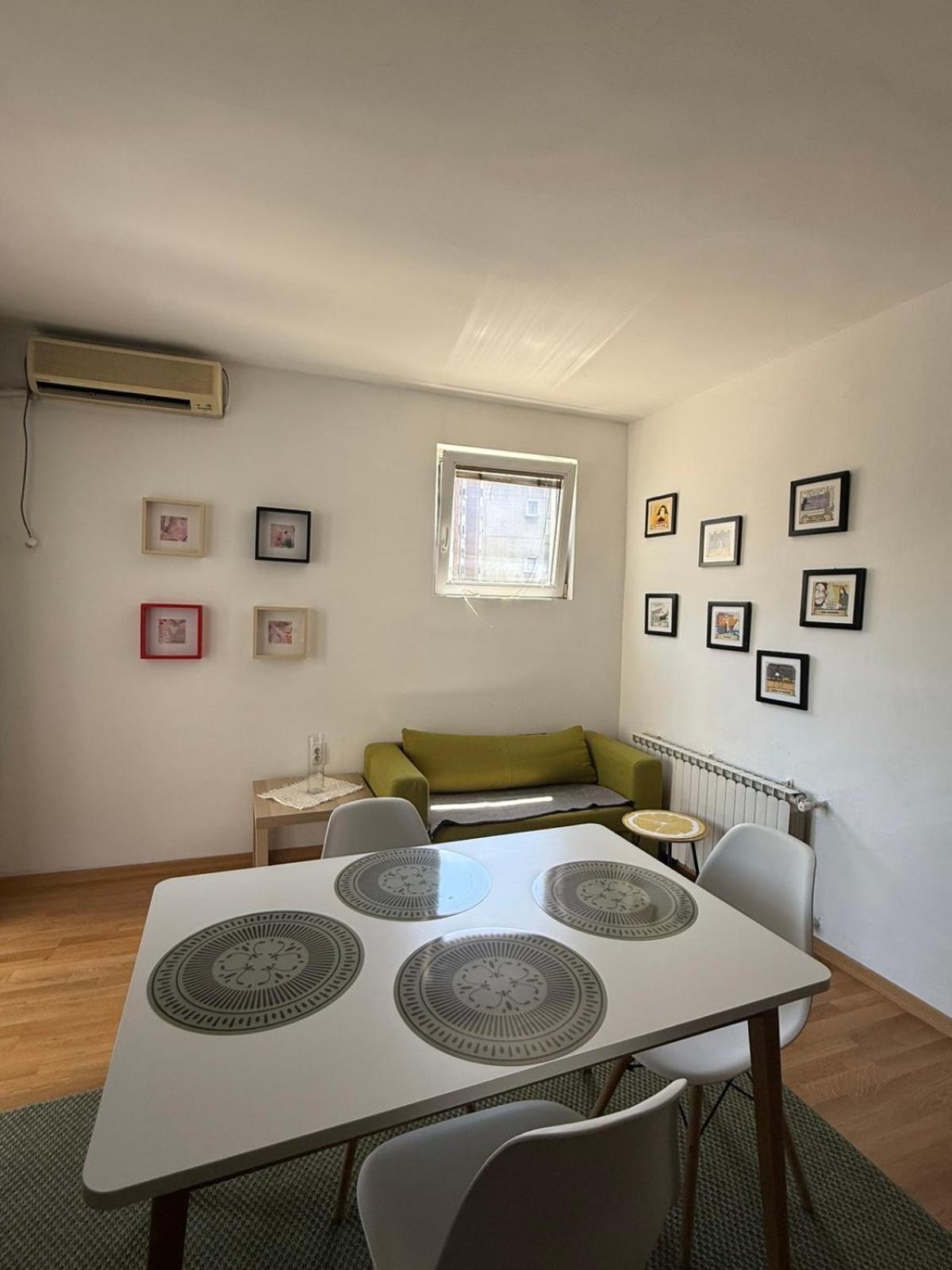 Cosy Apartment In The Heart Of Skopje Esterno foto