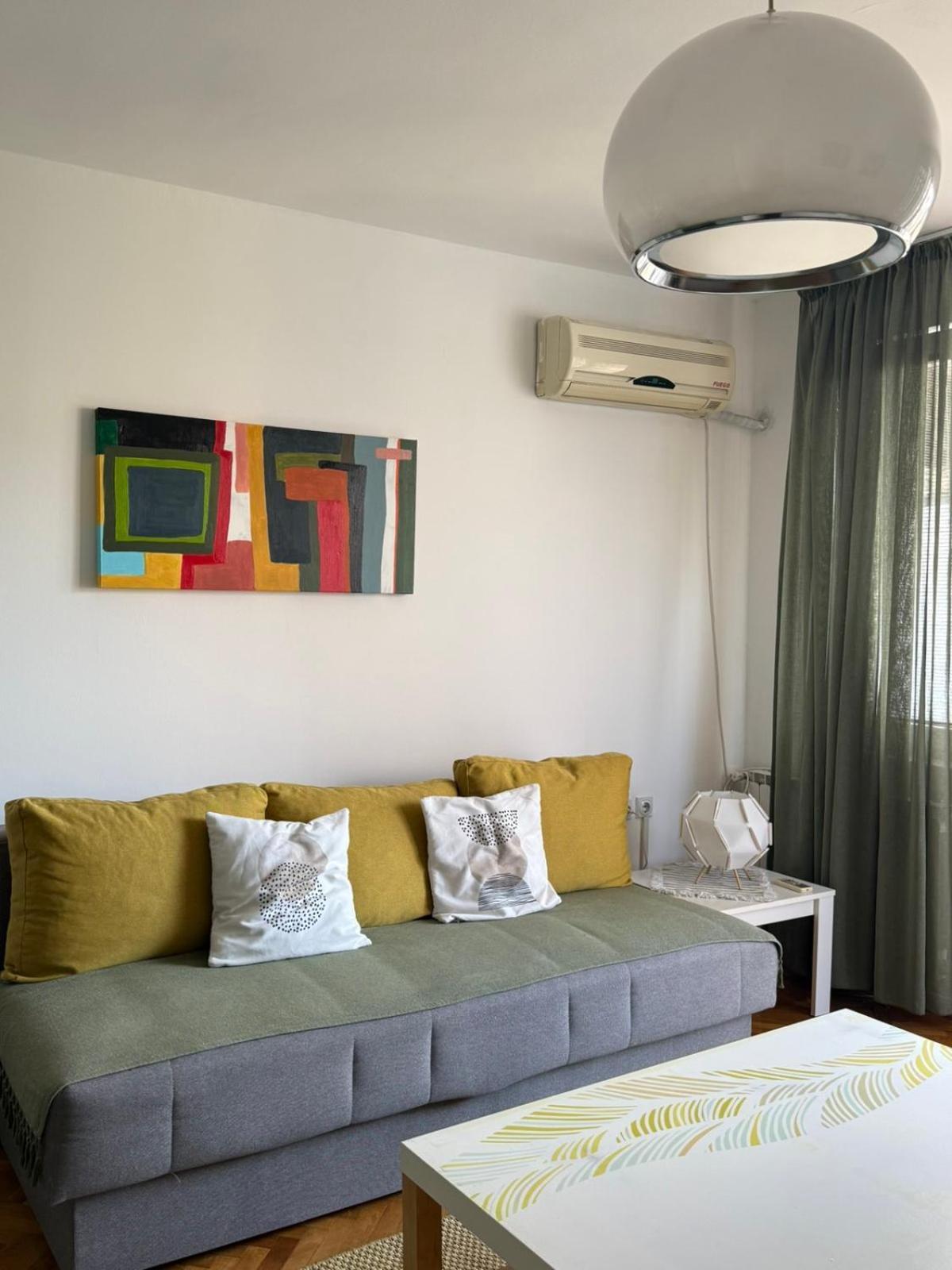 Cosy Apartment In The Heart Of Skopje Esterno foto
